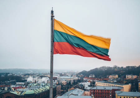 Литву уличили в капитуляции перед Россией