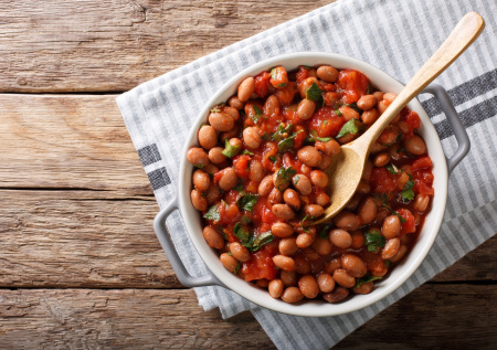 Диетолог дал советы, как правильно заменять мясо на бобовые