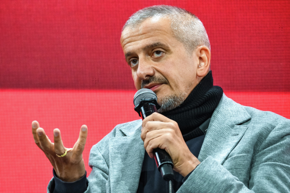 Константин Богомолов