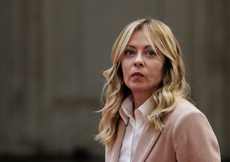 Мелони изумилась критике со стороны Макрона