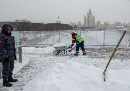 Шквалистый ветер и дубак до -18? Погода в Москве в конце недели: чего ждать