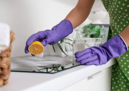 Застарелый жир исчезнет за минуты: простой кухонный способ из лимона и соды без дорогой химии