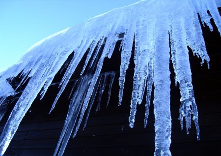 Гигантская сосулька напугала жителей Петропавловска-Камчатского