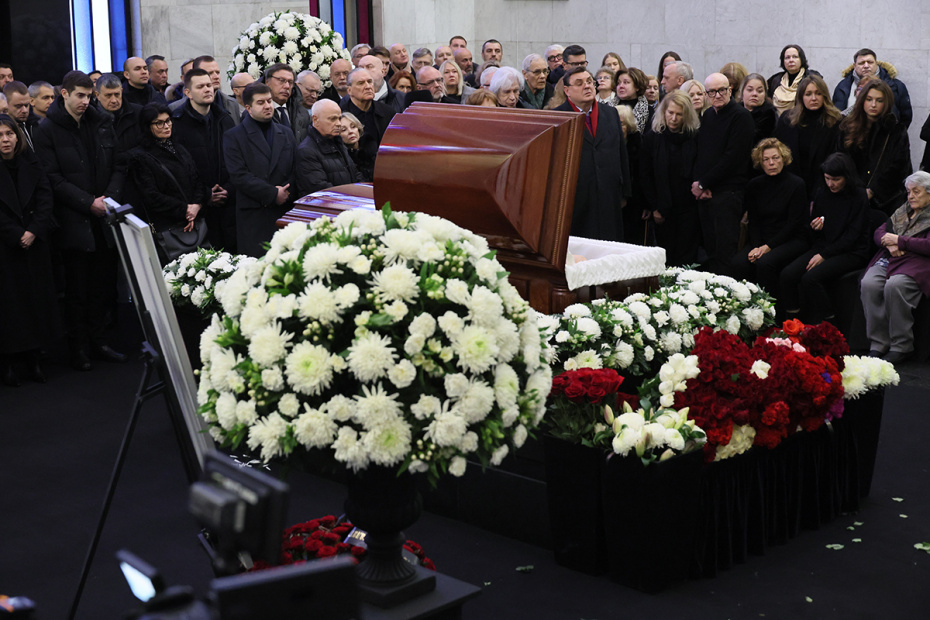 Церемония прощания с заслуженным юристом России Генрихом Падвой в Москве