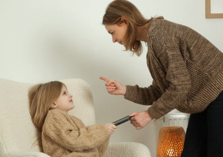 Психолог дала советы, как не срываться на детях из-за проблем на работе