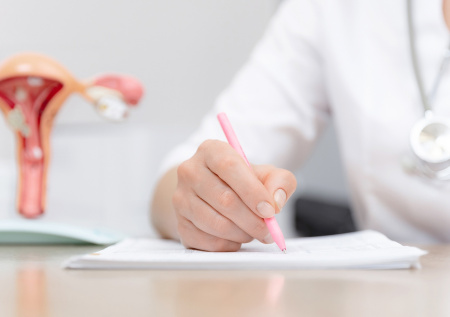 Гинеколог перечислила неожиданные причины сбоев в менструальном цикле