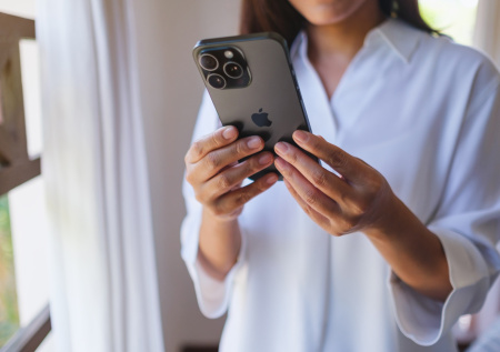 Тысячи россиян могут лишиться Apple ID из‑за подсанкционных тезок