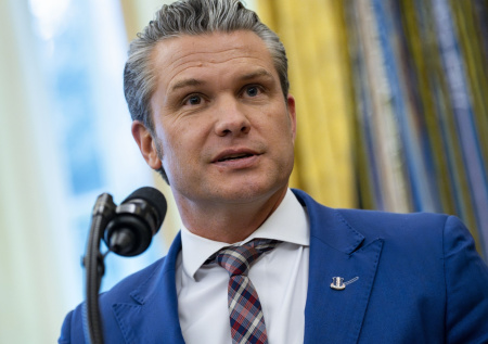 Глава Пентагона «поплыл» на вопросе по географии Восточной Европы