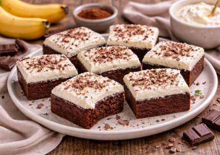 Мешаю банан, какао и яйцо — и в духовку: не срываюсь на магазинные сладости с тонной жира — простой рецепт. Банановый брауни