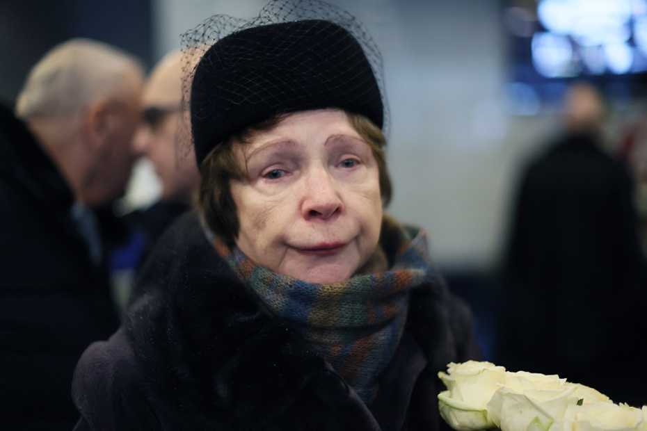 Председатель Московской городской коллегии адвокатов Алла Живина на церемонии прощания с заслуженным юристом России Генрихом Падвой в Москве