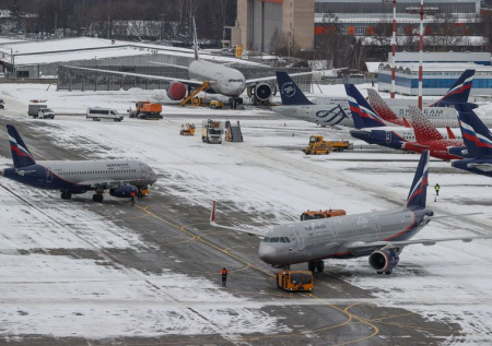 Снегопад парализовал работу московских аэропортов