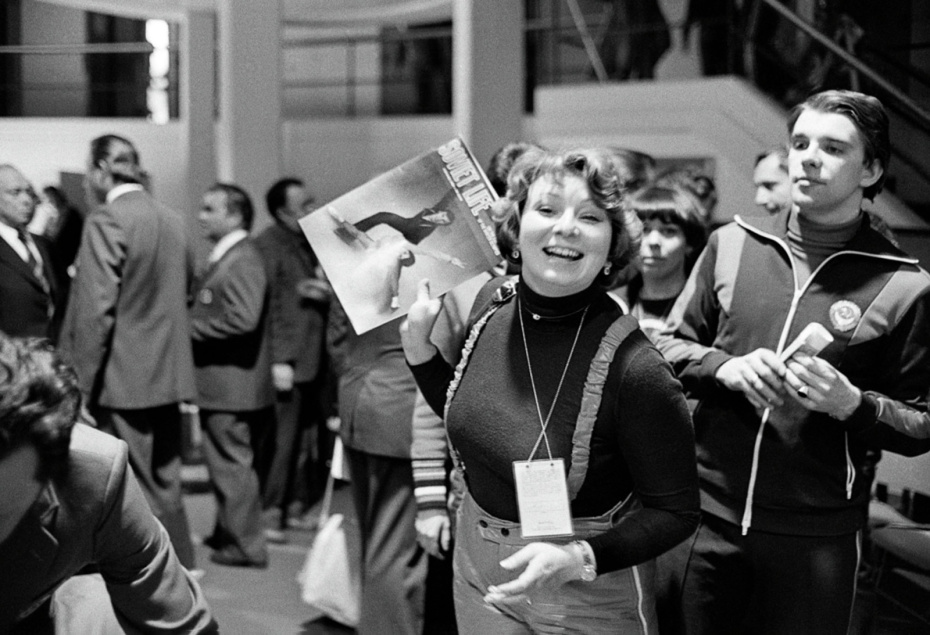 Тренер советских фигуристов Татьяна Тарасова (в центре) на Олимпийских играх в Лейк-Плэсиде, США, 1980 г.