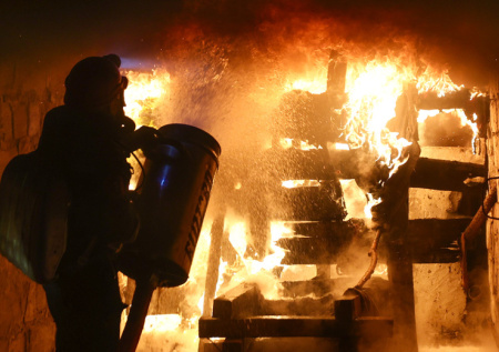 Пожар начался на объекте Минобороны после атаки ВСУ в Волгоградской области