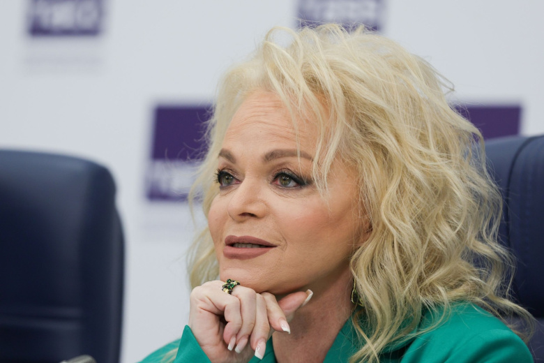 Лариса Долина