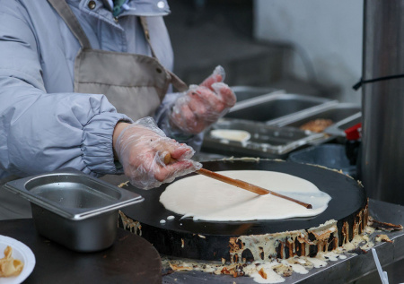 Диетолог назвала суточную норму блинов на Масленицу