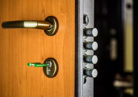 Молельные комнаты в жилых домах могут попасть под тотальный запрет