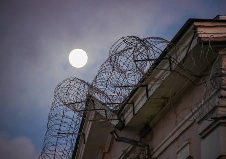 Суд арестовал москвича на 15 суток за комментарий о русских