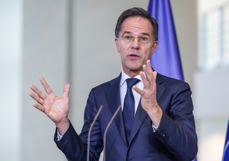 Генсек НАТО не смог правильно назвать самую большую страну