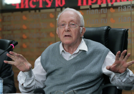 Стало известно, где и когда пройдет прощание с историком Медведевым