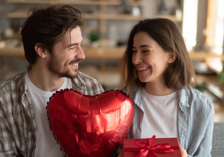 10 классных идей подарков за тысячу рублей на 14 Февраля: что выбрать