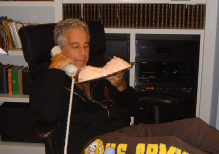 Сексолог раскрыла, как аномальный пенис Эпштейна мог влиять на его жизнь