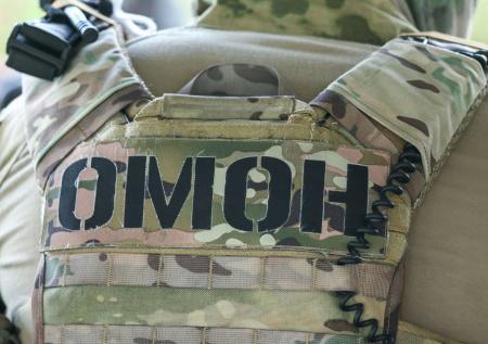 Спецназ Росгвардии накрыл нелегалов в Люберцах