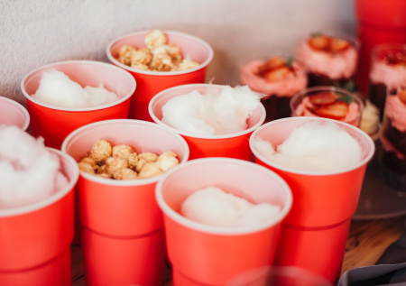 Российским заключенным предоставят попкорн и сладкую вату