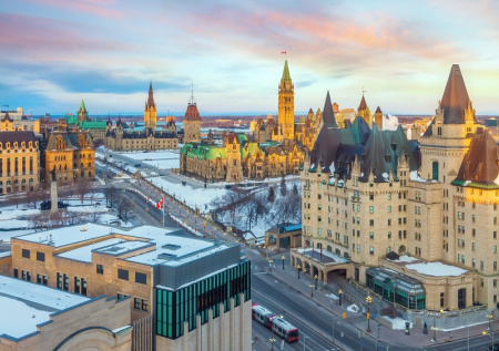 «По совокупности»: дипломат дал совет россиянам по посещению Канады