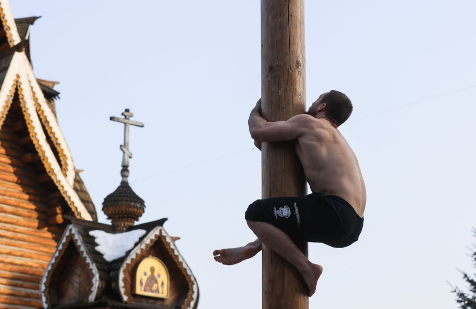 Масленичные столбы