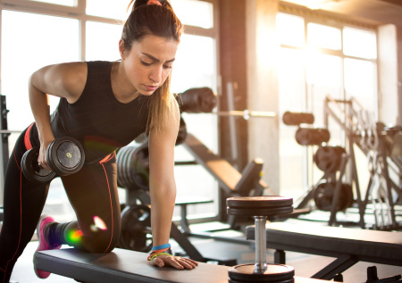 Назван простой способ улучшить кровоток в мышцах во время тренировок