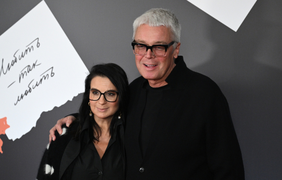 Режиссер, продюсер Александр Стриженов и его супруга, актриса и телеведущая Екатерина Стриженова на премьере мюзикла «Вальс-бостон» режиссера Михаила Миронова в Театре эстрады