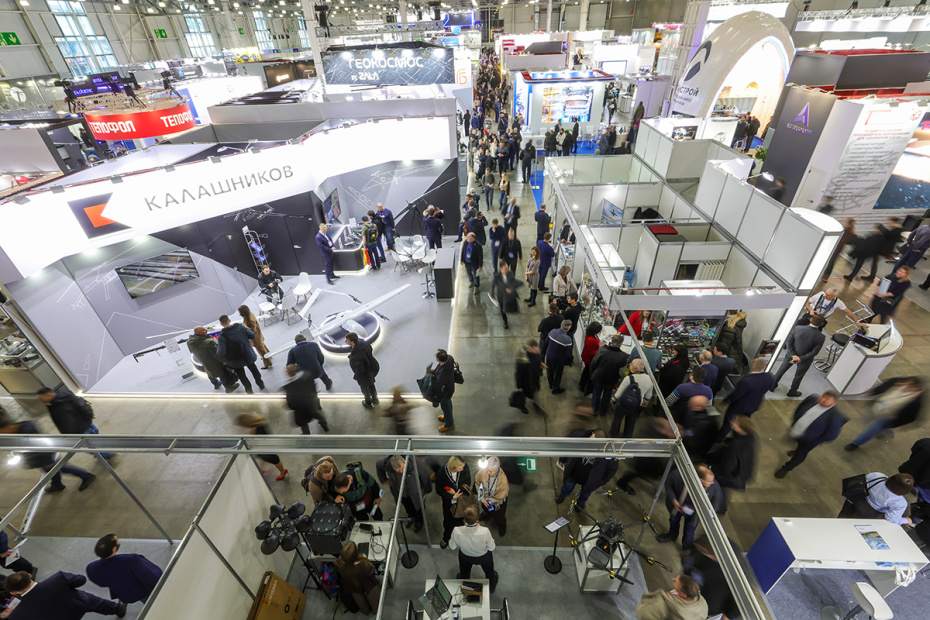Стенд концерна «Калашников» на XIII Национальном авиационном инфраструктурном салоне НАИС-2026 в МВЦ «Крокус Экспо»