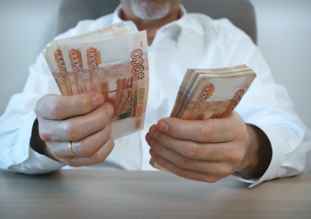 В ЦБ предупредили о риске запрета наличных денег при покупке жилья