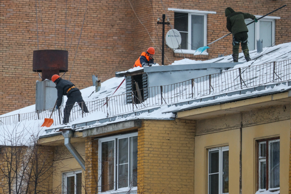 За снег — в тюрьму? Как почистить подоконник и не стать фигурантом дела