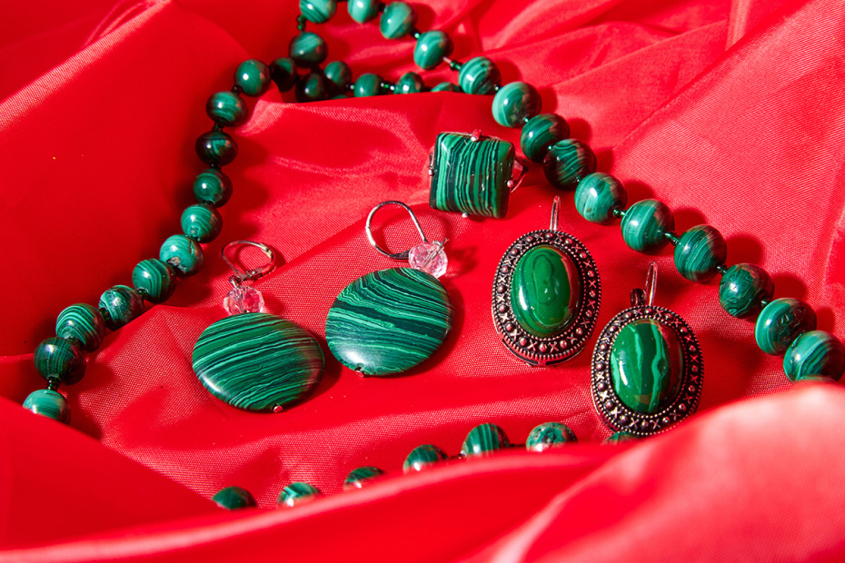 Как отличить натуральный малахит от подделки