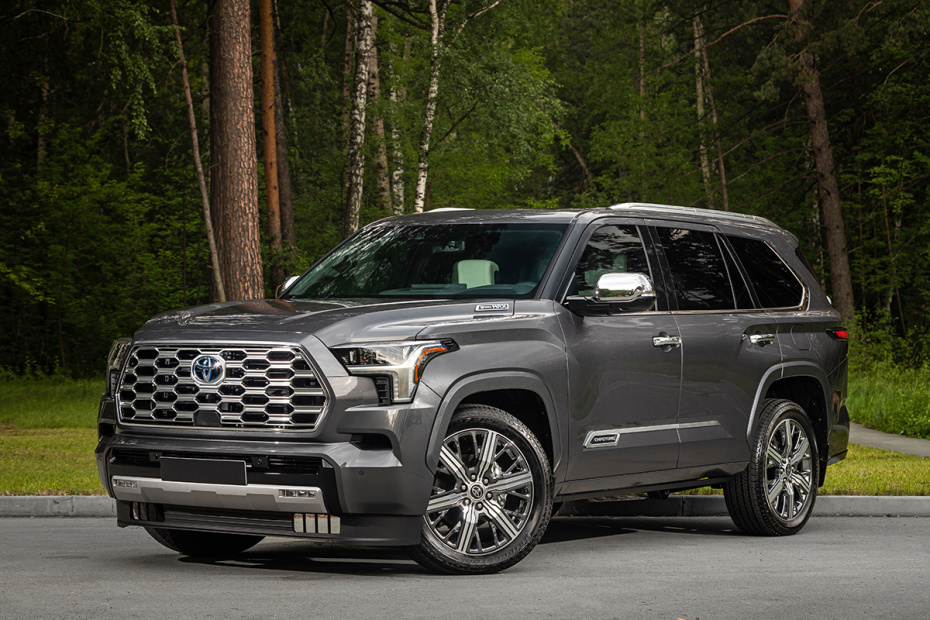 Автомобиль Toyota Sequoia