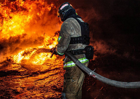 Под Одессой вспыхнули ж/д станция и цистерна с топливом