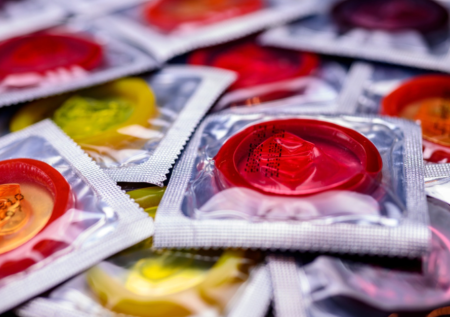 Организаторы Олимпиады решили проблему с нехваткой презервативов