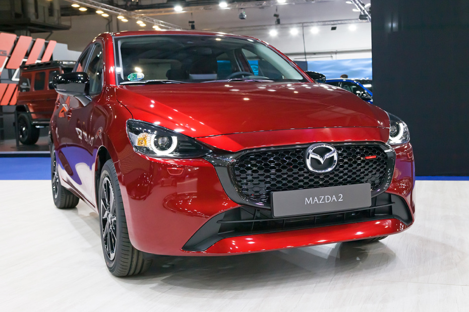 Автомобиль Mazda2