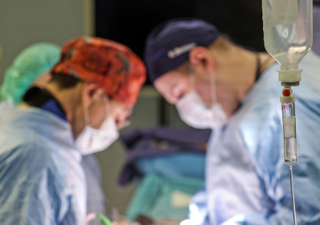 Врачи вырезали 20-килограммовую опухоль, которая росла у женщины пять лет