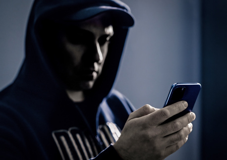 Россиян начали массово обманывать через «обратный NFC»