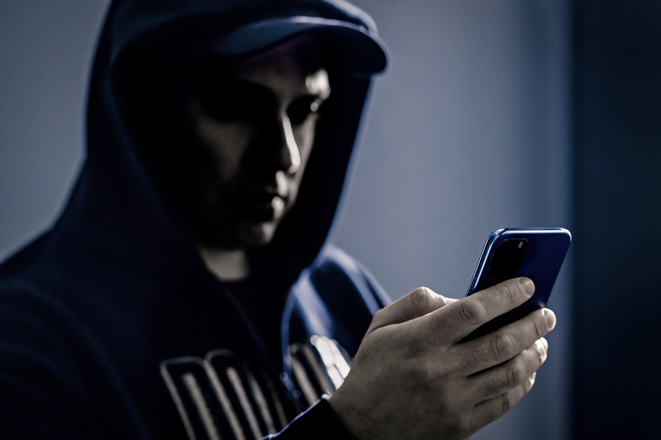 Почему мы верим незнакомцам по телефону