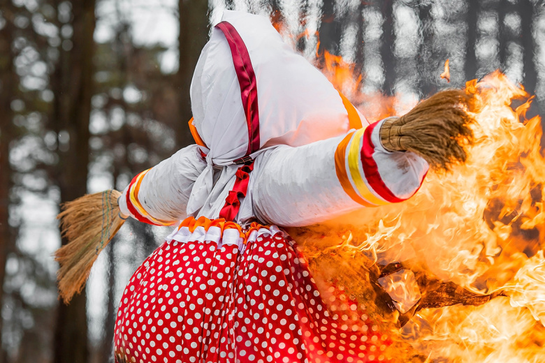 Как правильно сжечь чучело Масленицы: безопасность и традиции