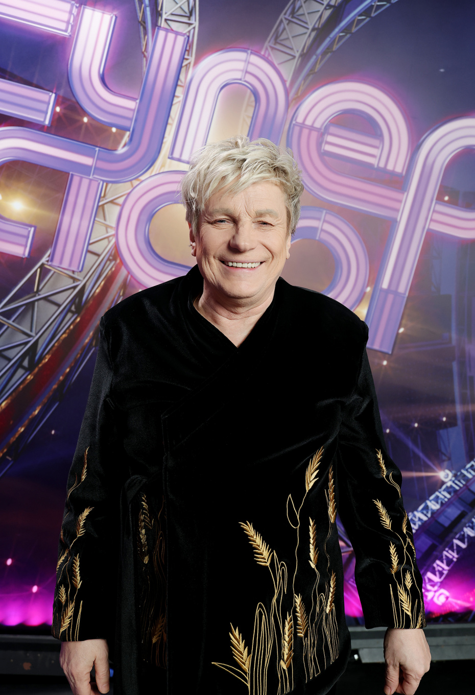 Певец Виктор Салтыков на шоу «Суперстар! Битва сезонов»