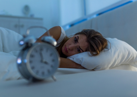 Британский врач раскрыл причину внезапных ночных пробуждений