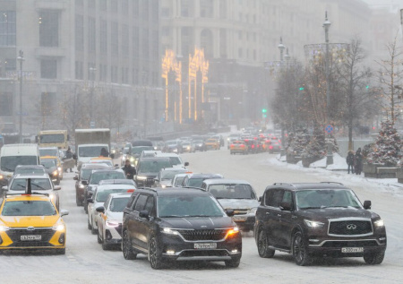 10-балльные пробки в Москве 16 февраля: причины, когда кончится снегопад