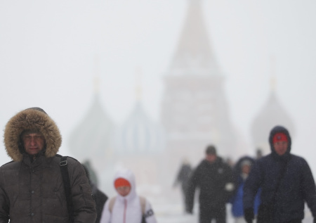 Мощный снегопад парализовал Москву