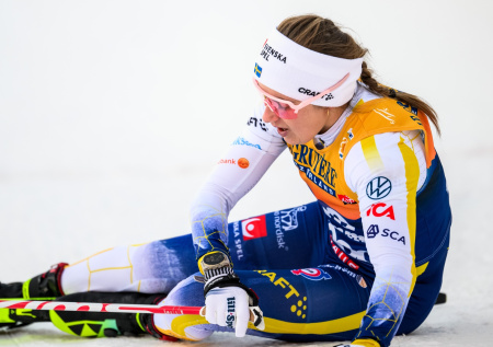 Шведский король с иронией ответил на падение лыжницы на Олимпиаде