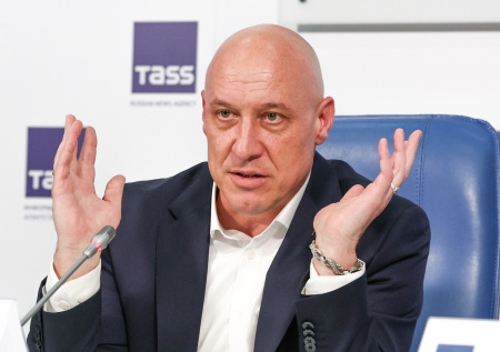 Майданов удостоился почетного звания от Путина