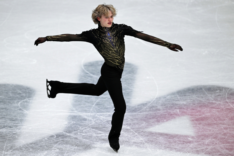 Илья Малинин (США) выступает с произвольной программой мужского одиночного катания на XXV зимних Олимпийских играх в Милане